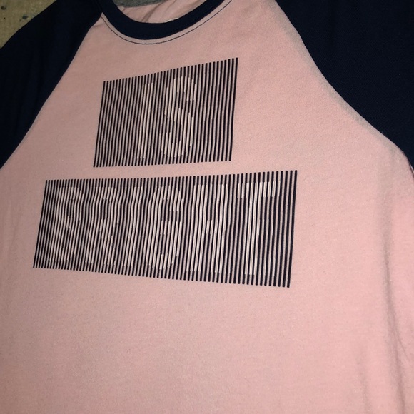 🧜🏼♀️3 for $15 item!🧜🏼♀️ hologram l/s tee - Picture 3 of 3